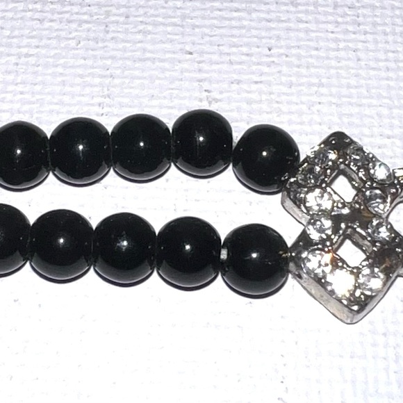 Elegant Black Beaded Bracelet - Picture 3 of 5